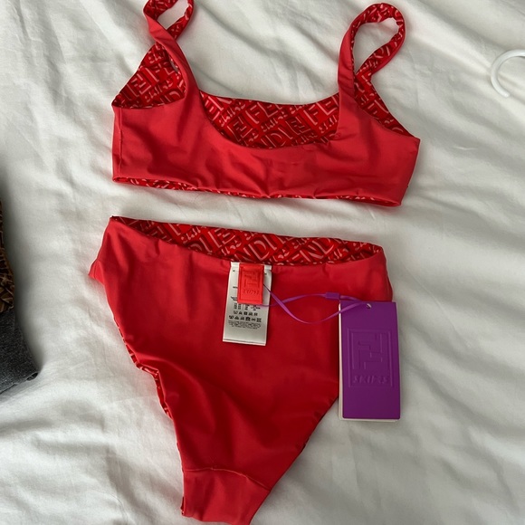Fendi x skims bikini - Picture 2 of 4